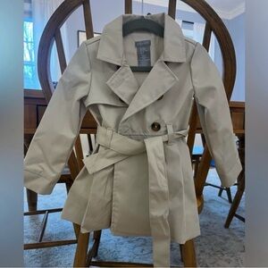 24M Tahari Trenchcoat